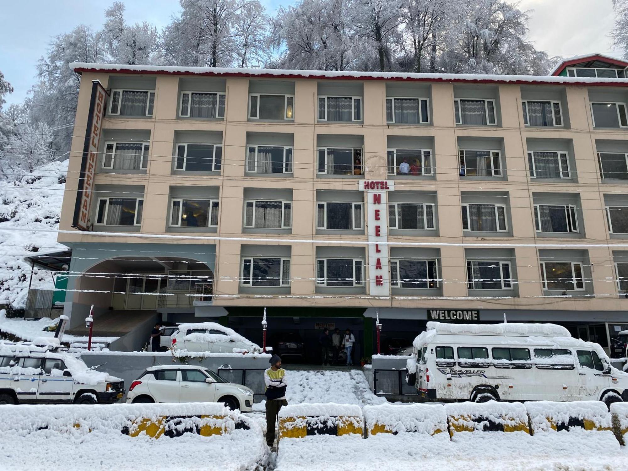 Hotel Neelam Manali Near Volvo Bus Stand Manali Eksteriør billede